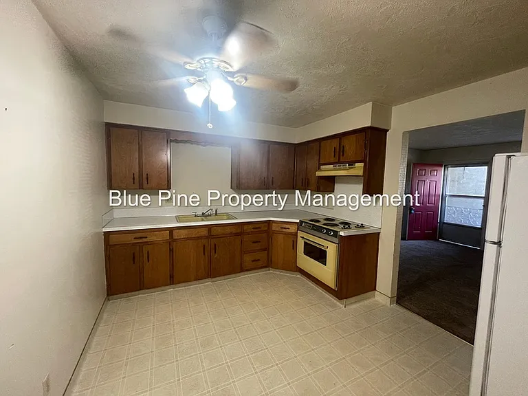1680 Calkins Ave #3 — Photo 6