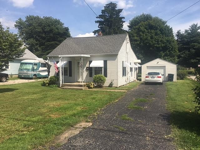 1st image of 124 N Westmoor Ave