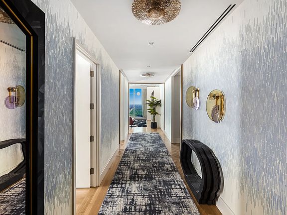 3rd image of 217 W 57th St #83W