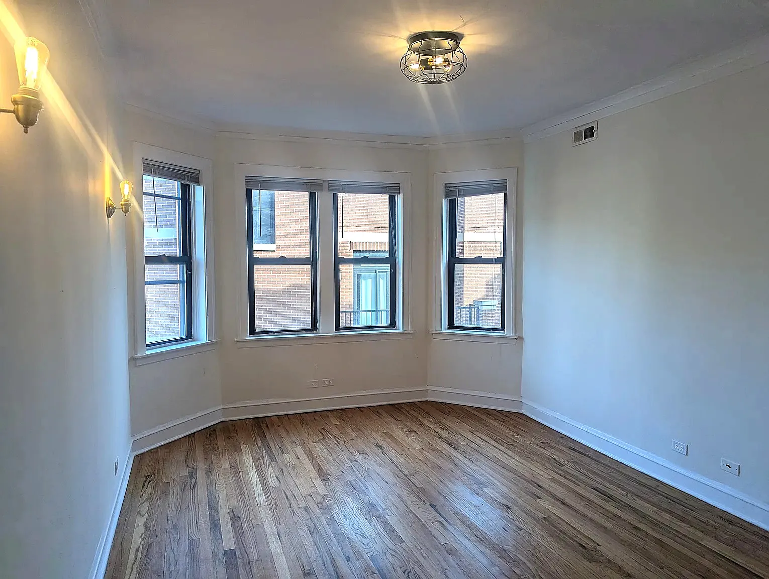 1 bed, 1075 sqft, $2,195 — Photo 4