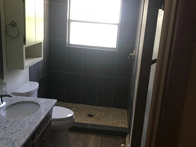 1106 Woodland Dr — Photo 1