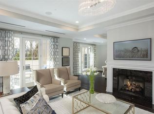 3000 Royal Ct UNIT 3011, North Hills, NY 11040