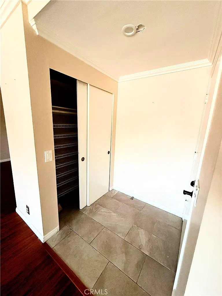 2 bed, 1081 sqft, $2,850 — Photo 4