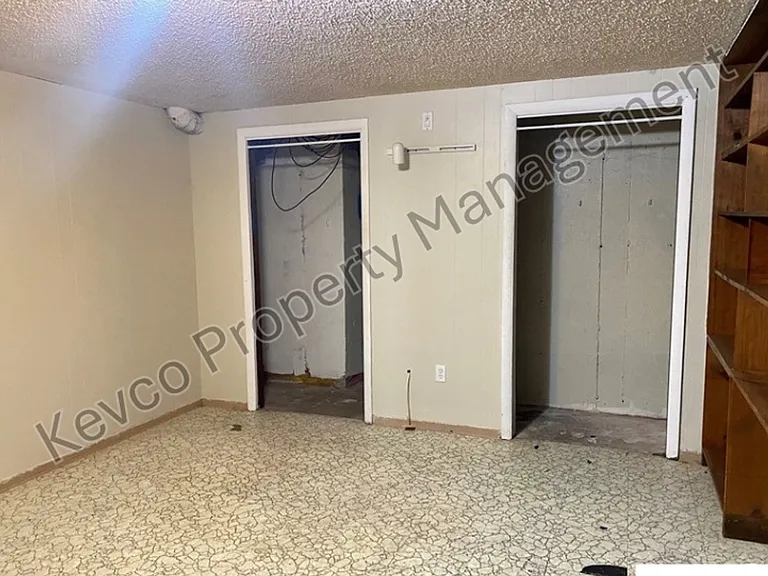 2805 Redwing Rd — Photo 16