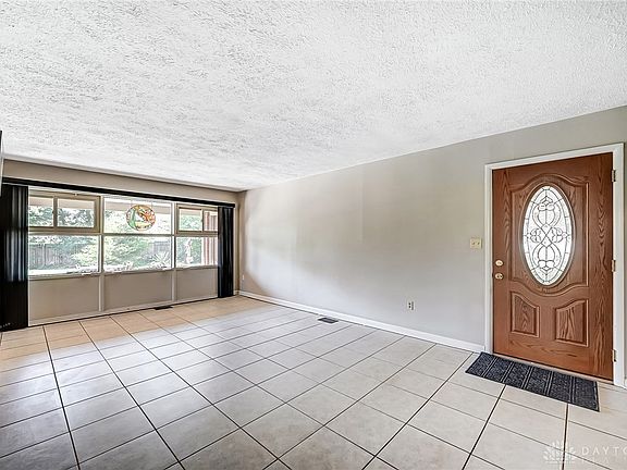 3rd image of 4504 Woodbine Ave