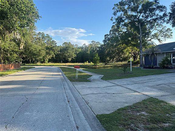 2nd image of 2376 WINDSOR OAKS AVENUE
