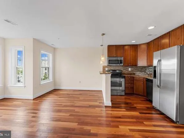 911 Kennedy St NW #13, Washington, DC 20011