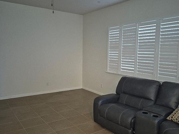 3rd image of 5549 Peach Tree Dr