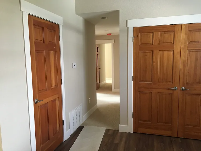 912 Kimbark St — Photo 8