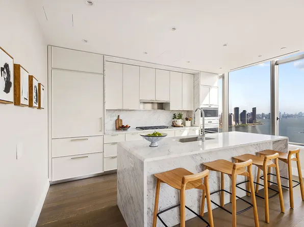 430 East 58th Street image 4 of 21