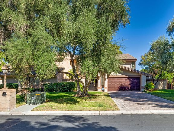 4th image of 840 Pinehurst Dr