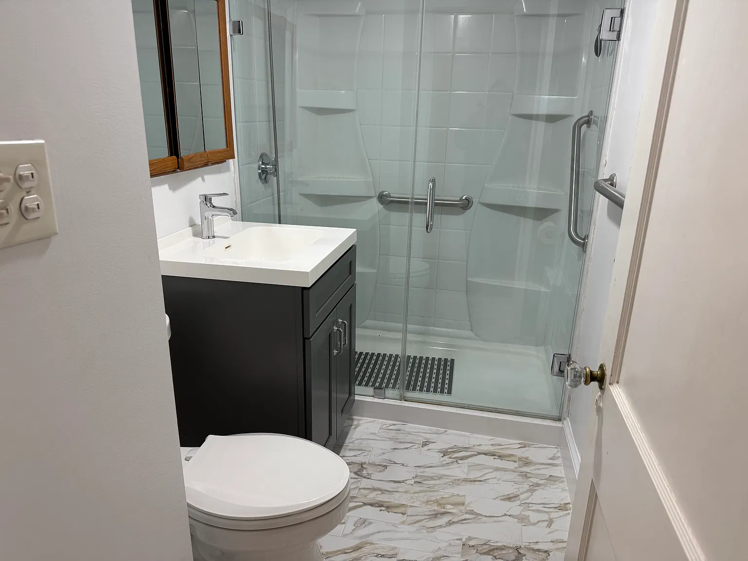 2 bed, $3,000 — Photo 3
