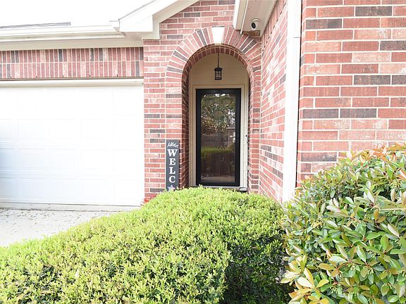 3rd image of 24039 Clipper Hill Ln