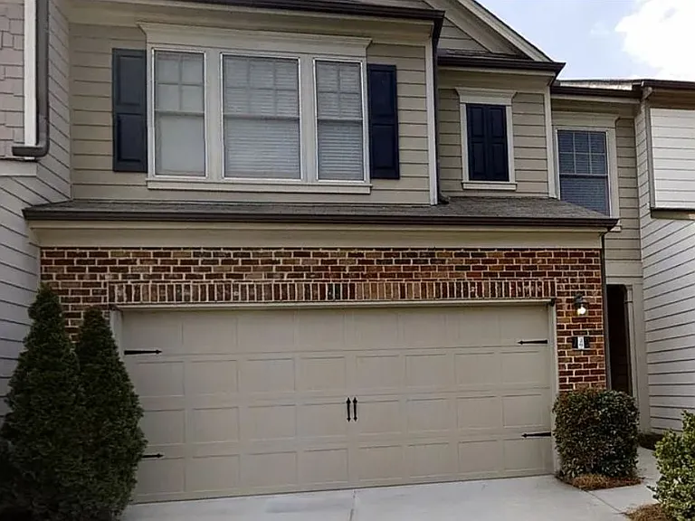 740 Middleton Pl — Photo 1
