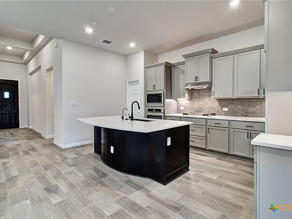 4th image of 1627 Seekat Dr