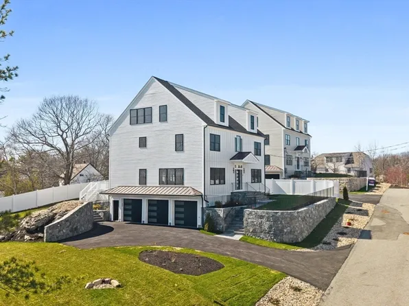 22 Mount Zion Rd, Melrose, MA 02176