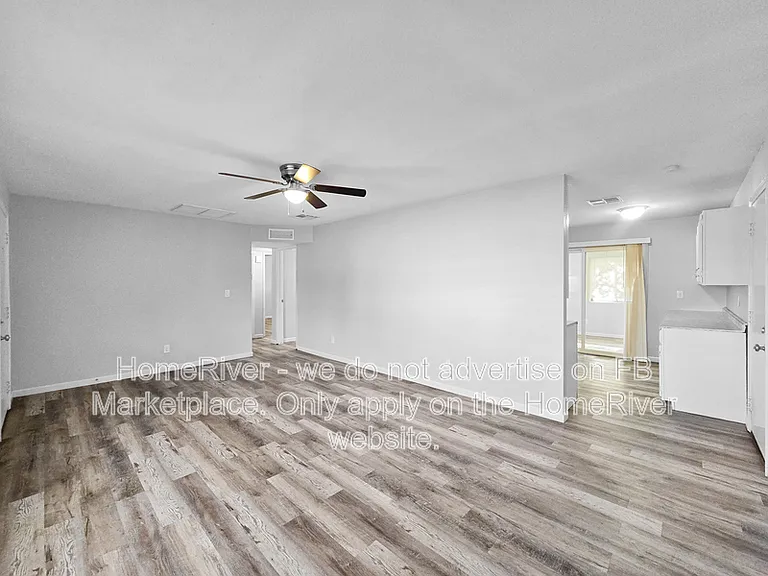 512 S 75th Pl — Photo 5