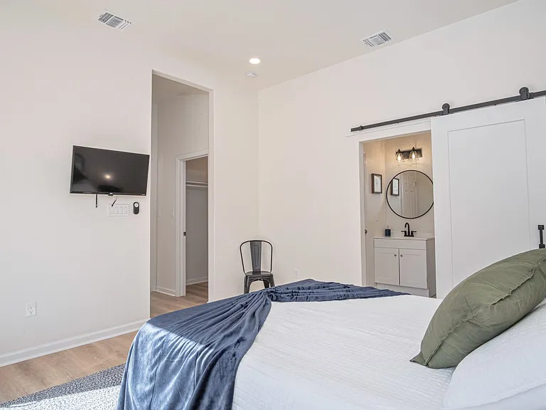Porter St — Photo 25
