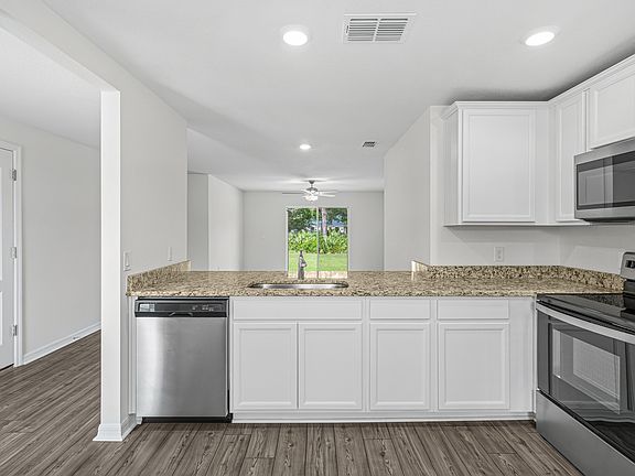 The kitchen of the Vero overlooks the family room