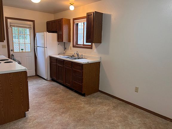 3rd image of 630 W King St APT 1