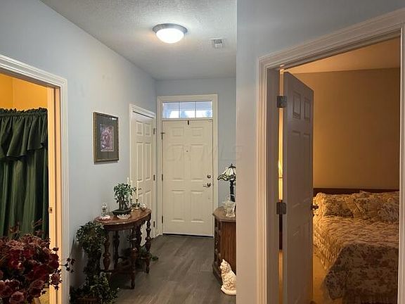 4th image of 5594 Broome Dr #15