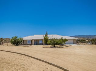 9072 Malpaso Rd, Phelan, CA 92371