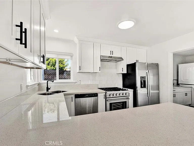 2034 Charle St #A — Photo 10