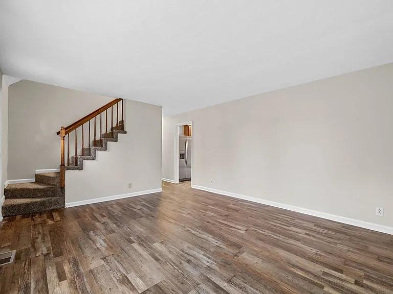 410 Appleton Dr — Photo 8