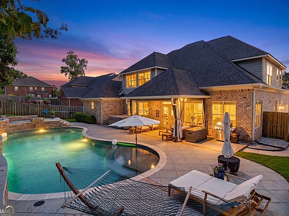 3rd image of 1024 Spotswood Cir