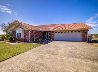 19708 Persimmon Ln, Tecumseh, OK 74873