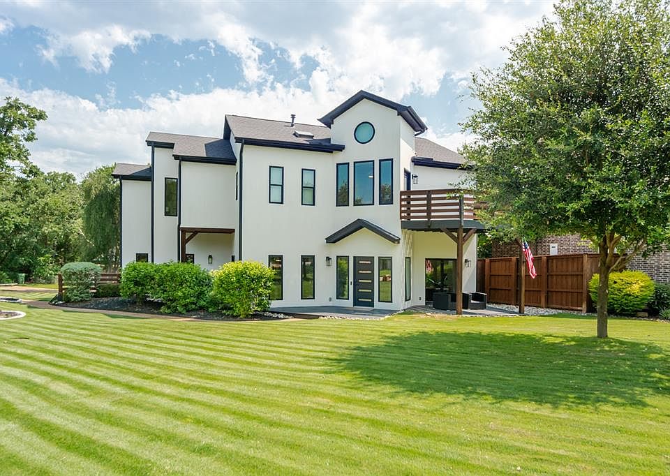 1st image of 2856 Peninsula Dr
