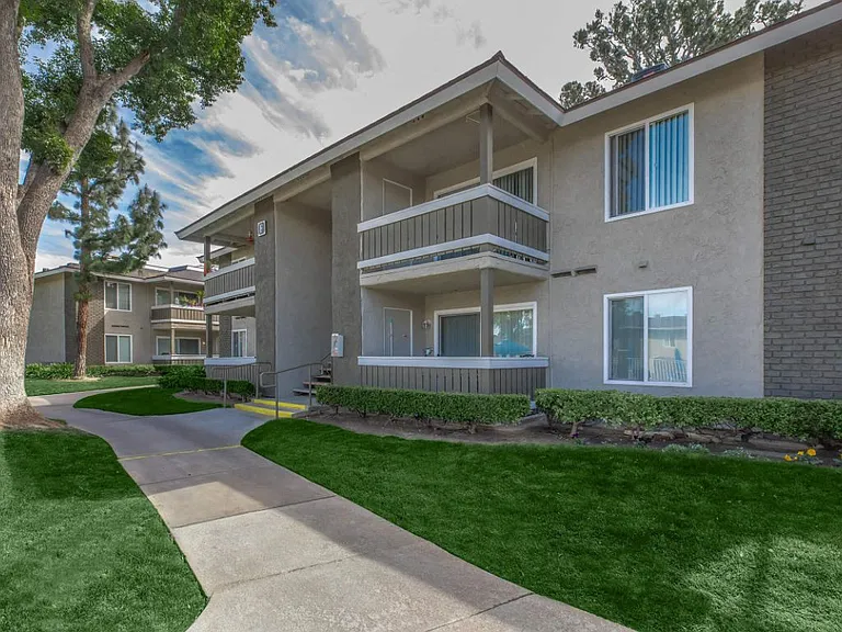 The Meadows Apartments — Photo 8