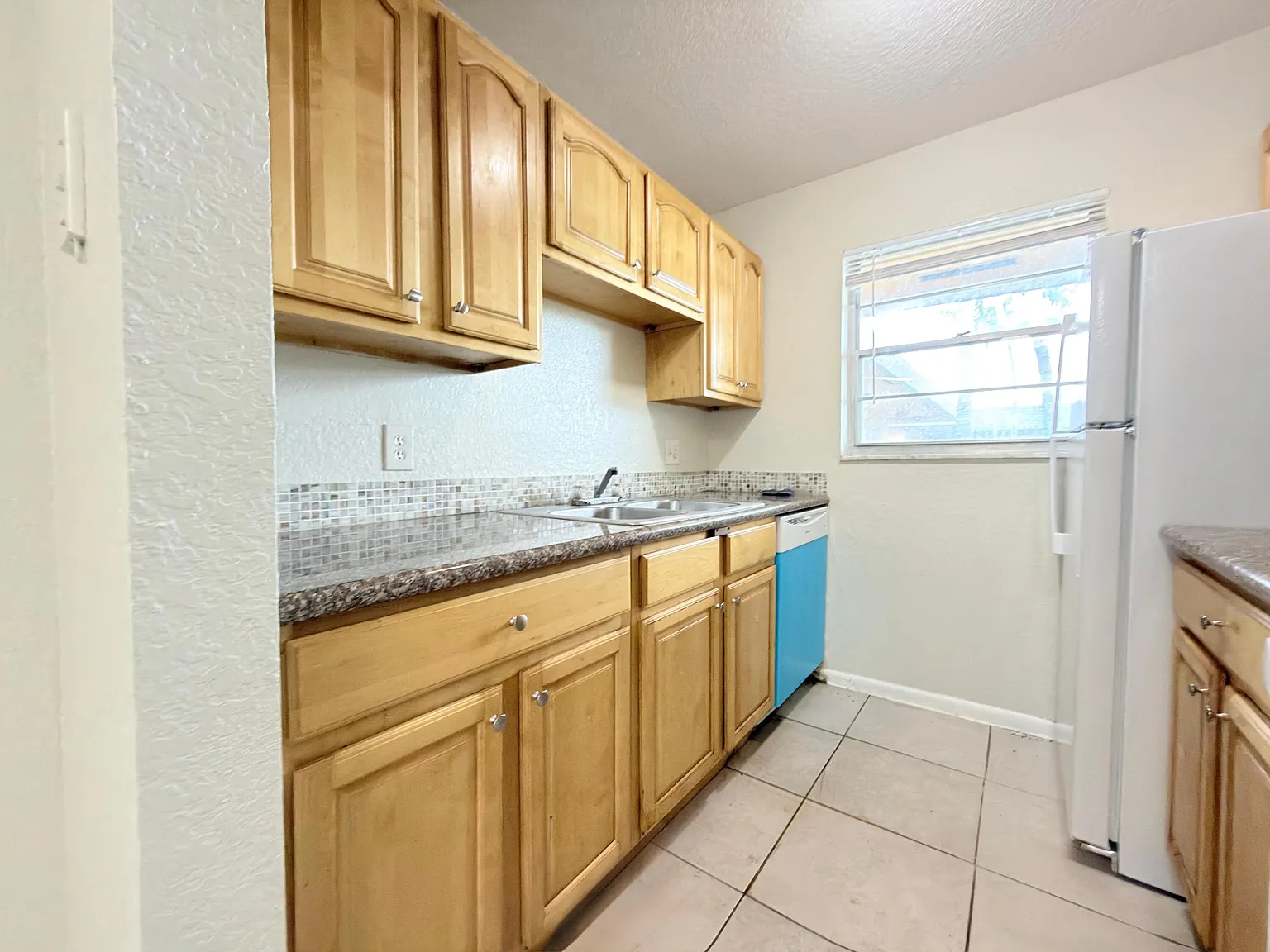 2 bed, 1.0 bath, 707 sqft, $1,800 — Photo 3