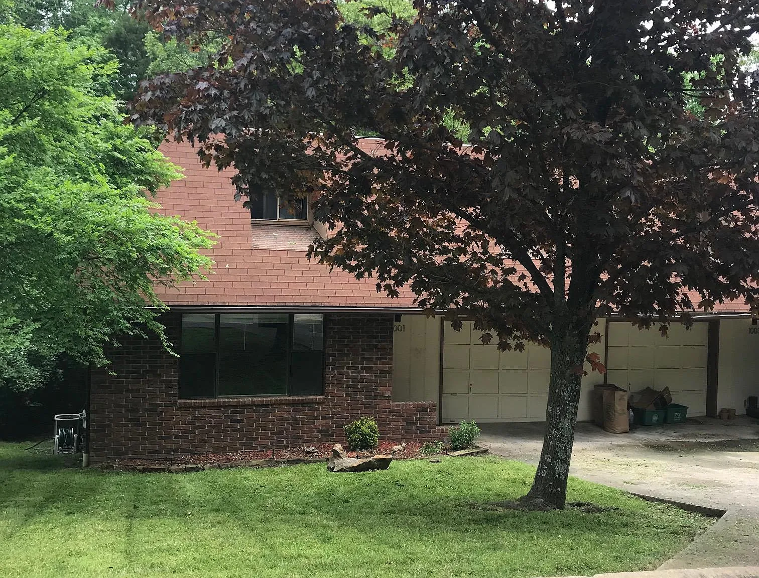 2 bed, 1.5 bath, 1210 sqft, $1,400 — Photo 1