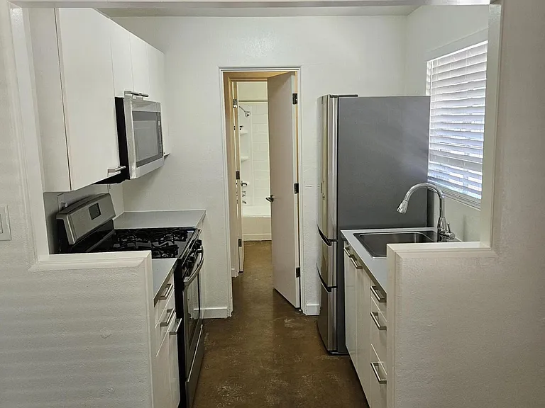 802 W Turney Ave #11A — Photo 4