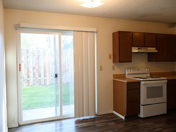 3rd image of 228 S 18th Ave #6
