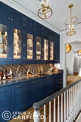 Sold by Leslie J. Garfield | media 11