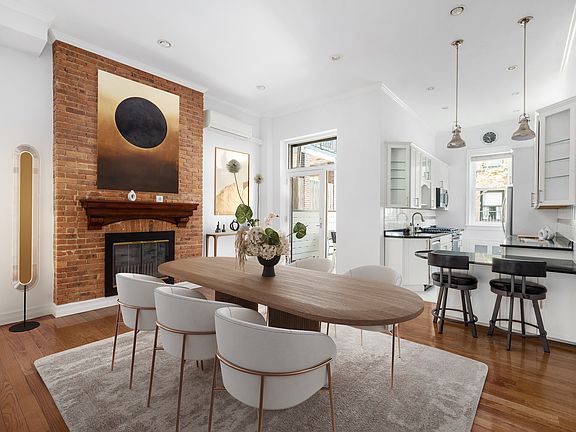 3rd image of 219 W 79th St #2/3