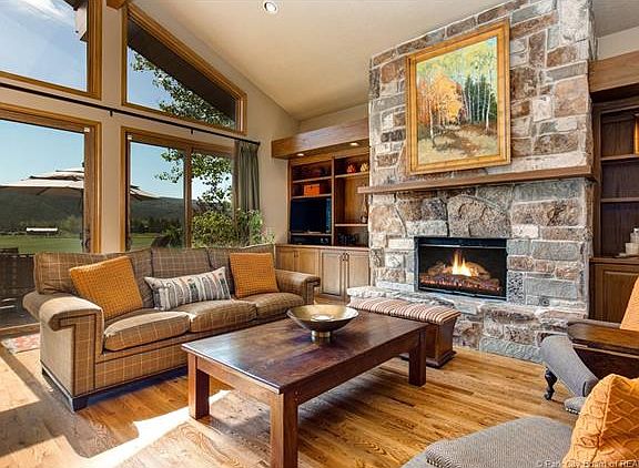 2nd image of 2801 Estates Dr