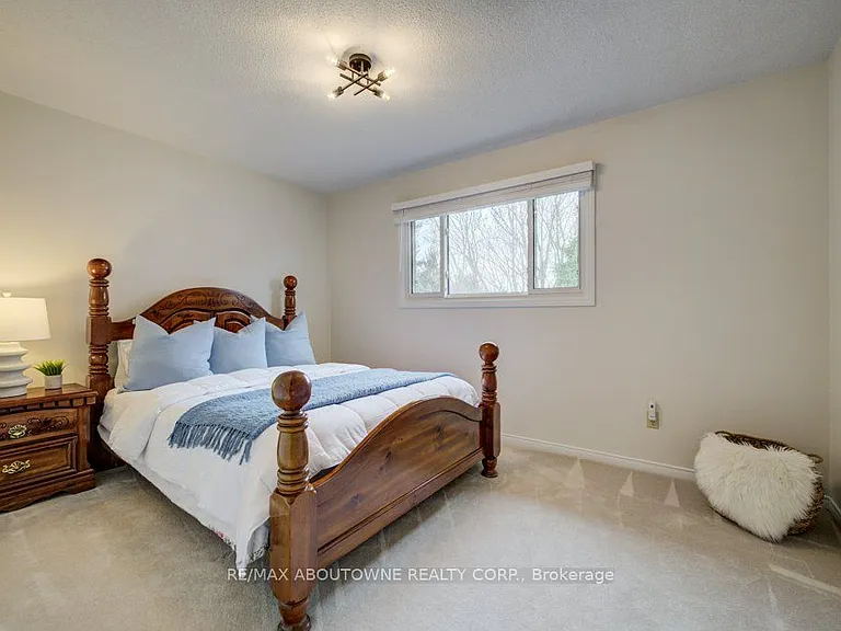 440 Parkridge Cres — Photo 12