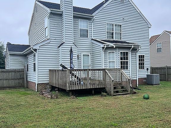 2nd image of 418 Lake Shores Dr