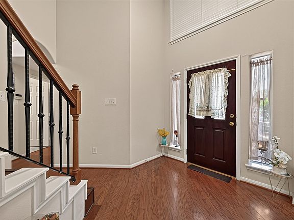 3rd image of 10626 Hillsdale Bridge Ln