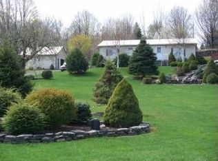 156 Mid Valley Rd, Lake Ariel, PA 18436