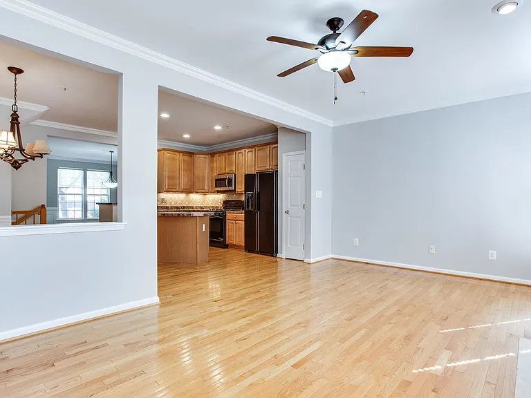 10410 Damascus Park Ln — Photo 31