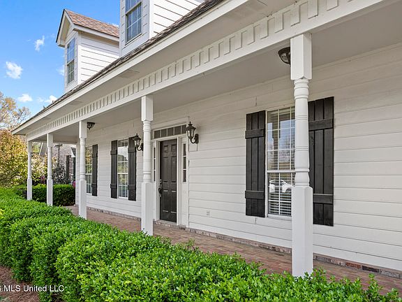 4th image of 113 Golden Ln