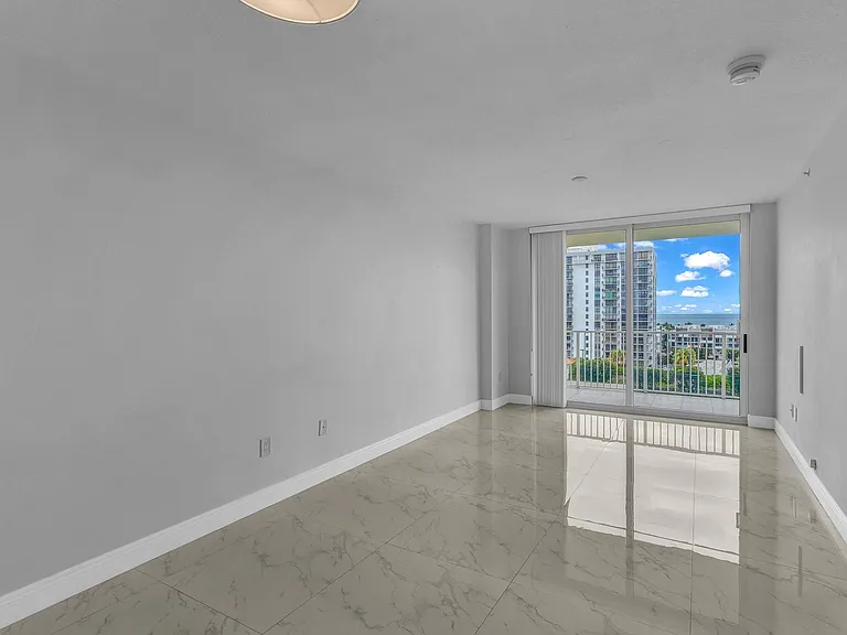 3020 NE 32nd St #905 — Photo 31