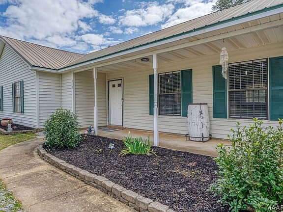 2nd image of 215 Gardner Rd