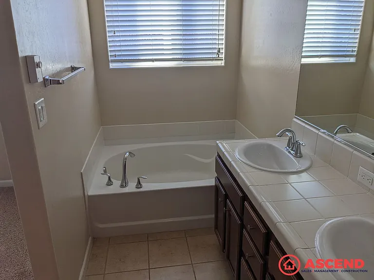 8905 Autumn Sunset Dr — Photo 12
