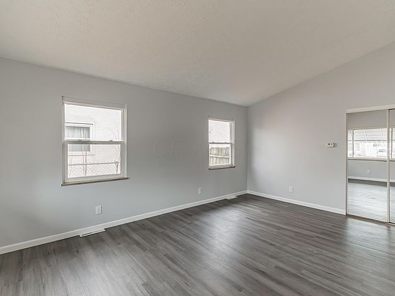 3rd image of 1258 Carolwood Ave