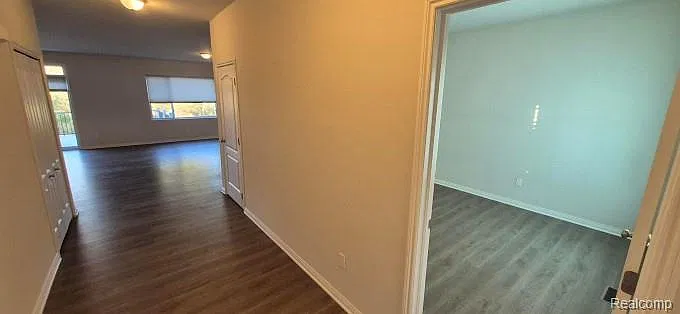 4 bed, 2.5 bath, 2205 sqft, $2,600 — Photo 3